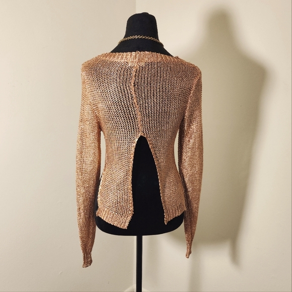 Love j crochet top - Picture 2 of 6